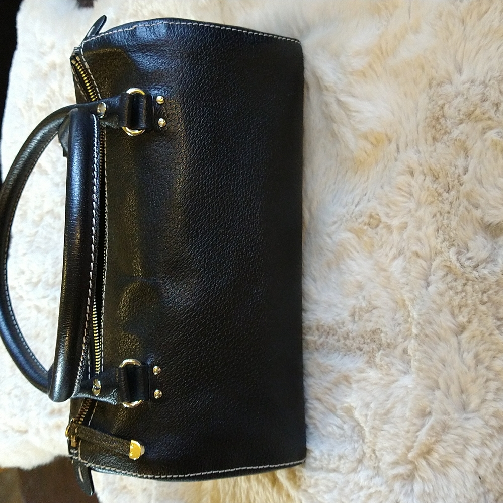 Black Leather Barrel Handbag with Wallet - Picture 4 of 13